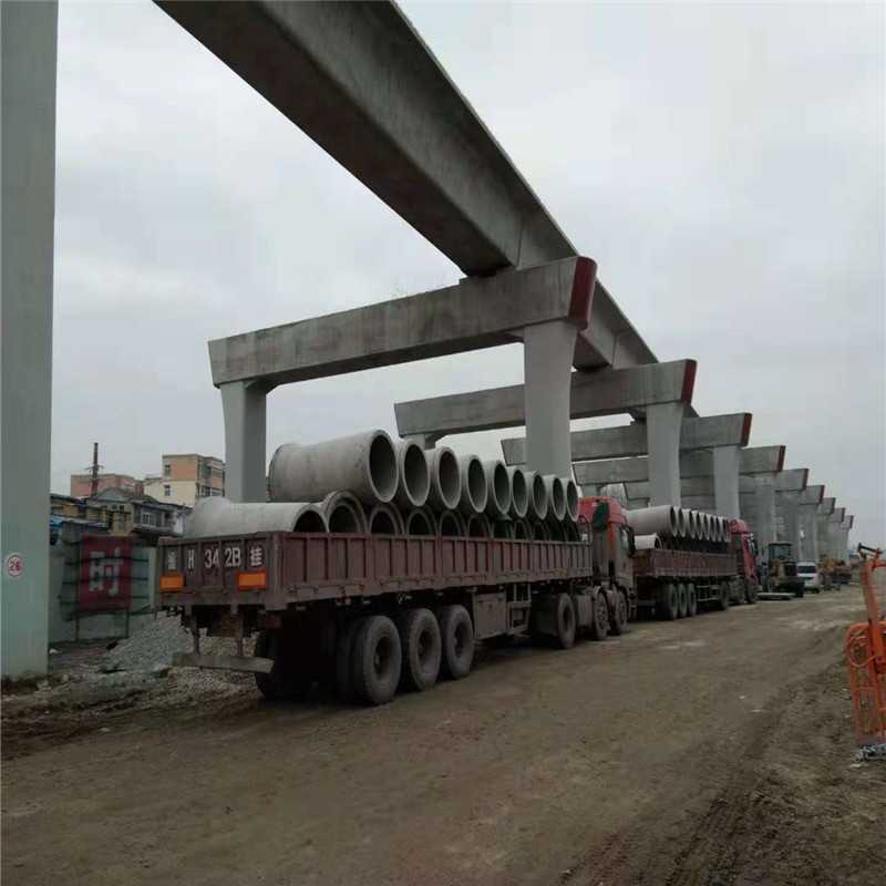 Cement drainage pipes and sewage pipes sent to Shangqiu, Henan, China Railway 17th Bureau, two trucks of cement pipes already arrived